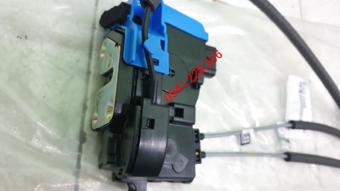 Ổ khóa ngậm cánh cửa Hyundai Veloster 813102V000, 813202V000