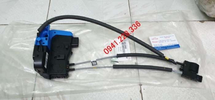 Ổ khóa ngậm cánh cửa Hyundai Veloster 813102V000, 813202V000