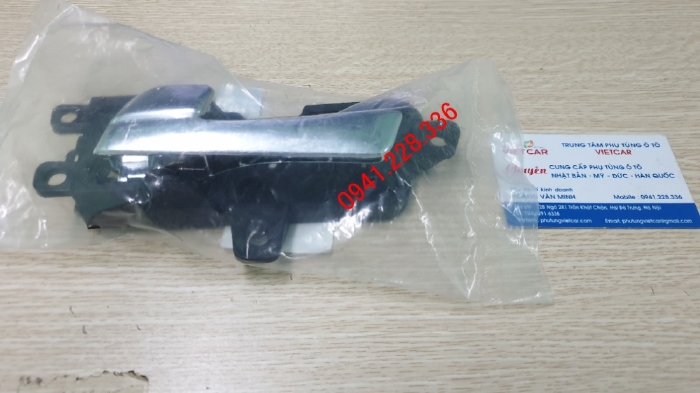 Tay mở cửa trong Hyundai Sonata  826103S010 826203S010