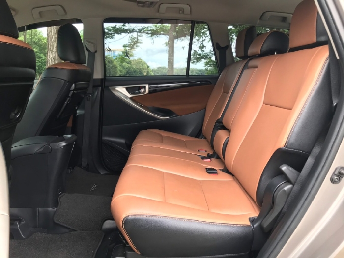📌Thanh Lý Toyota Innova 2.0G số tự động - lướt rẻ hơn nhiều so với xe mới
