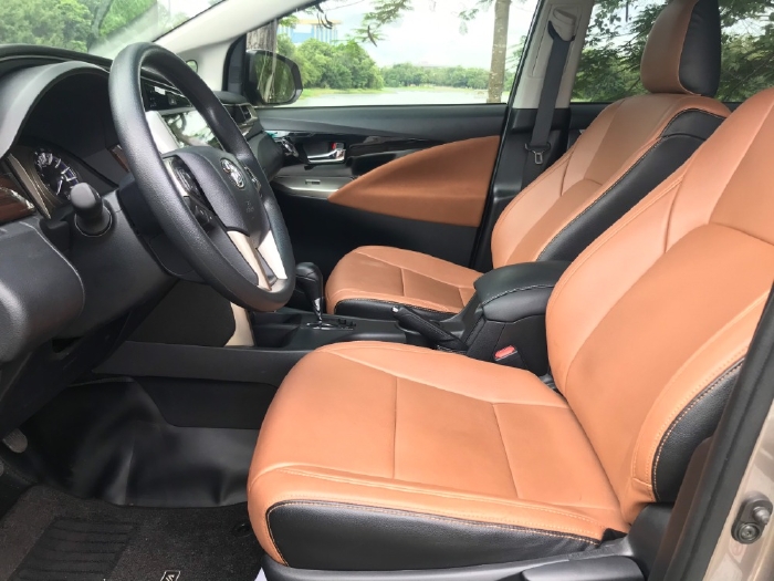 📌Thanh Lý Toyota Innova 2.0G số tự động - lướt rẻ hơn nhiều so với xe mới