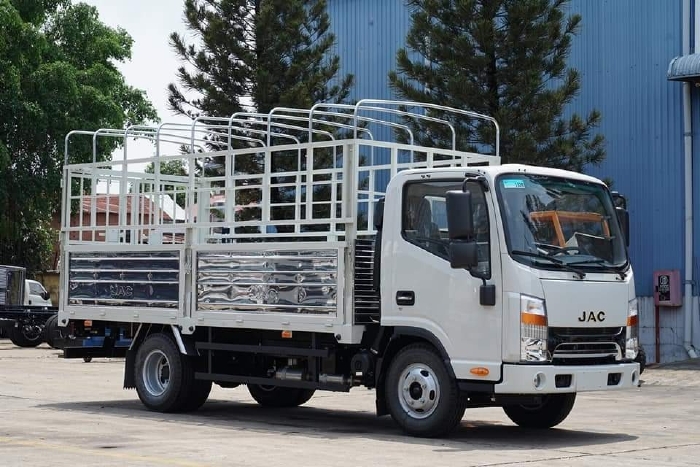 Xe tải JAC N350 tải trọng 3490kg trả trước 80tr nhận xe.