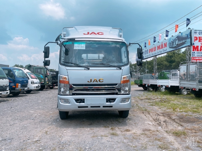 Xe tải JAC 8 tấn 35 dài 7m6